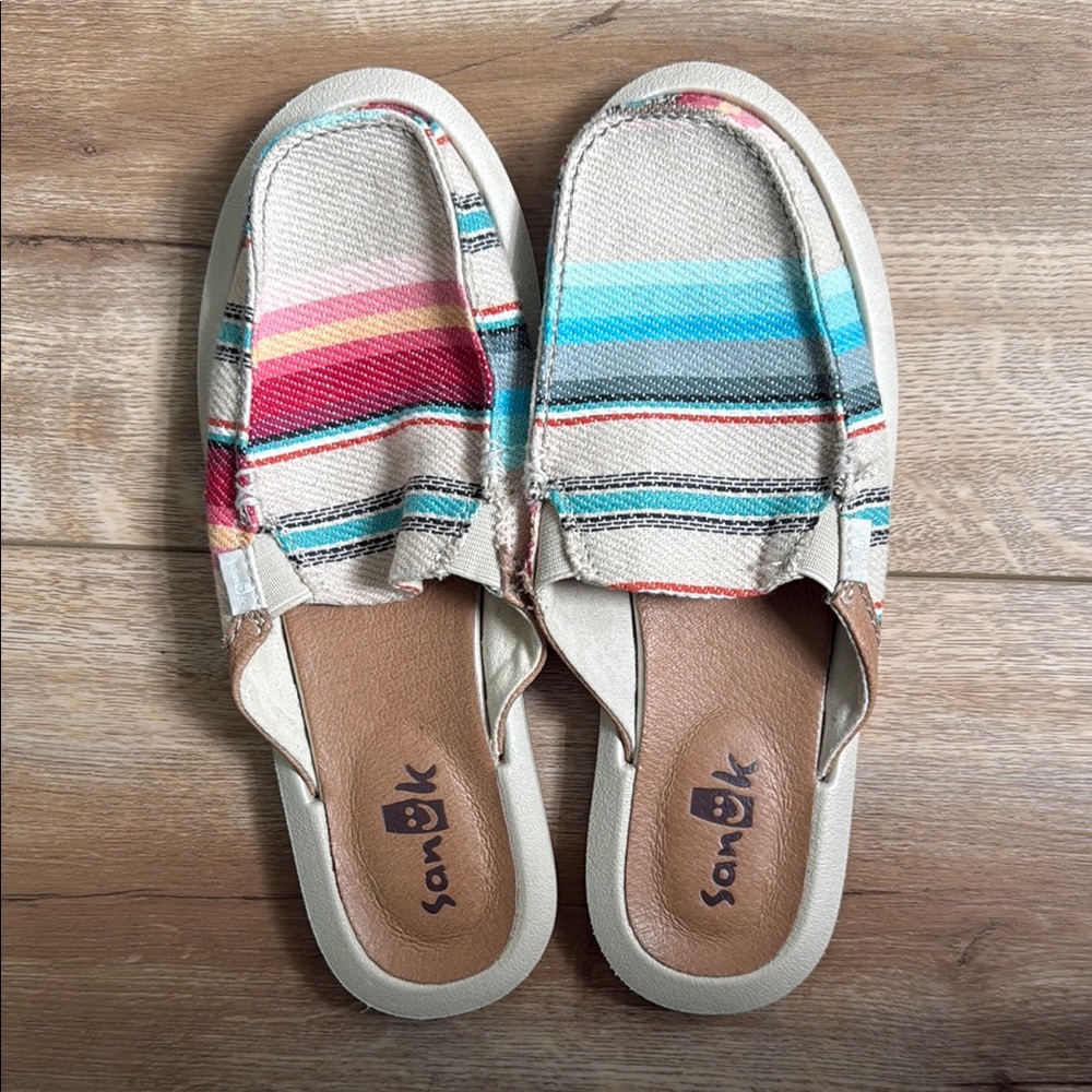 Women’s Sanuks